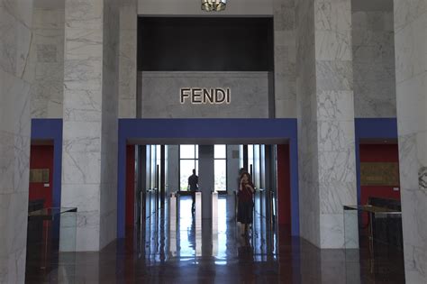 di cosa si occupa il tipo di mercato dell'azienda fendi|100 anni nel 2025: quello che diventerà Fendi passa dagli archivi.